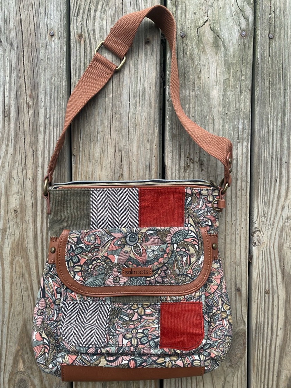 (NWOT!) SAKROOTS- Patchwork Crossbody in Coral, Olive & Rust